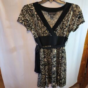CONNECTED APPAREL BLACK/CREAM DRESS, V-NECK, SIZE 12, BLACK WAIST BAND, SELF-TIE